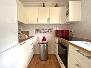 Photo 9- click for photo gallery